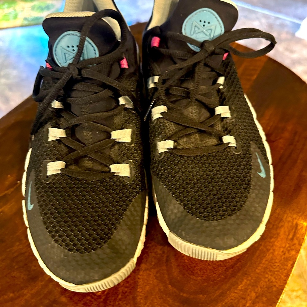 For Sale: Used NIKE Shoes – Great Condition!